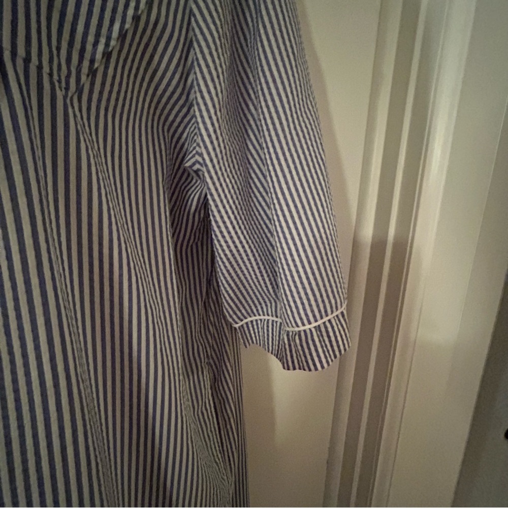 Collections Etc. Robe - Picture 3 of 6